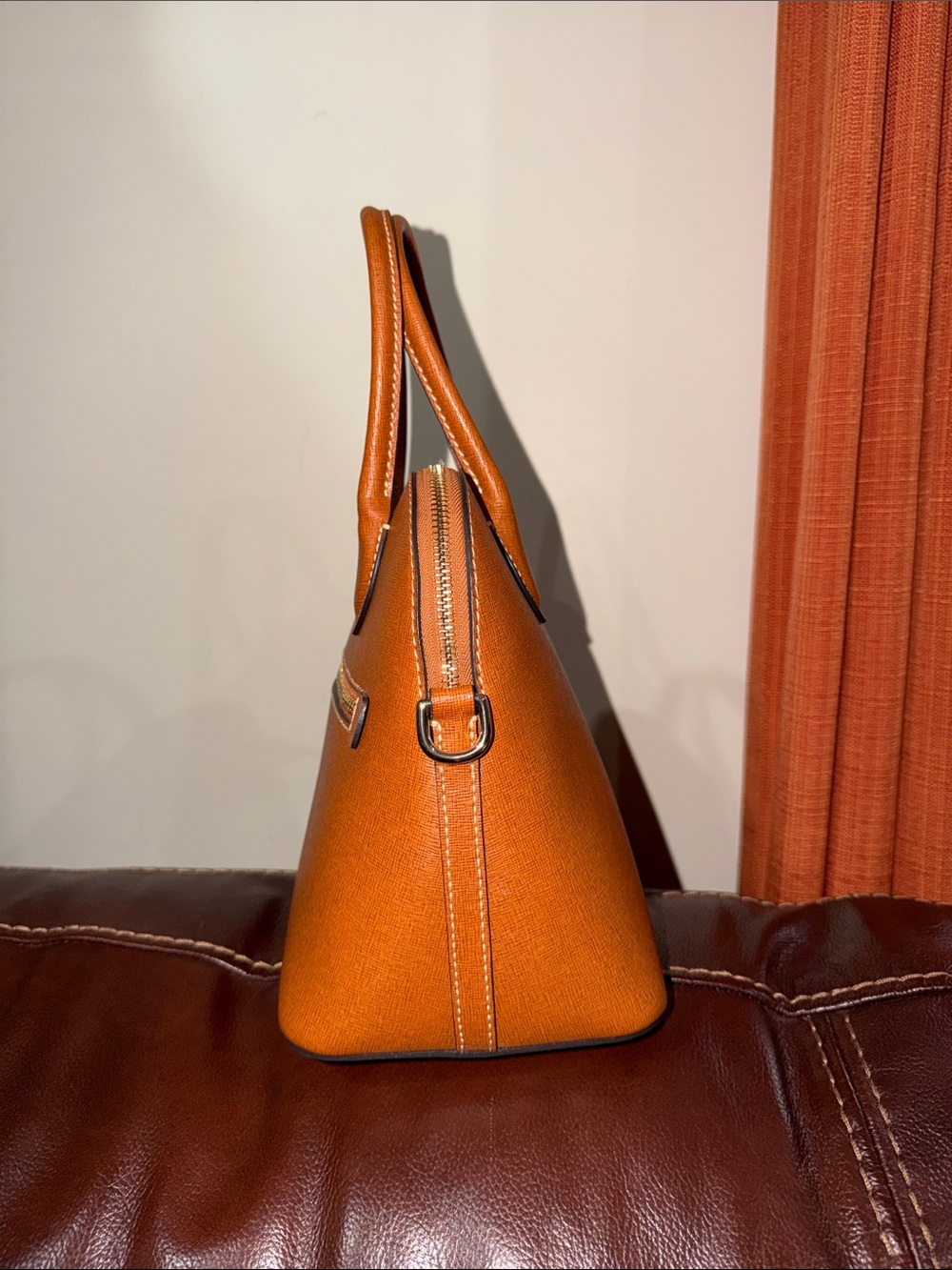 ‼️Dooney & Bourke Domed Leather Satchel Crossbody Bag - Picture 4 of 11